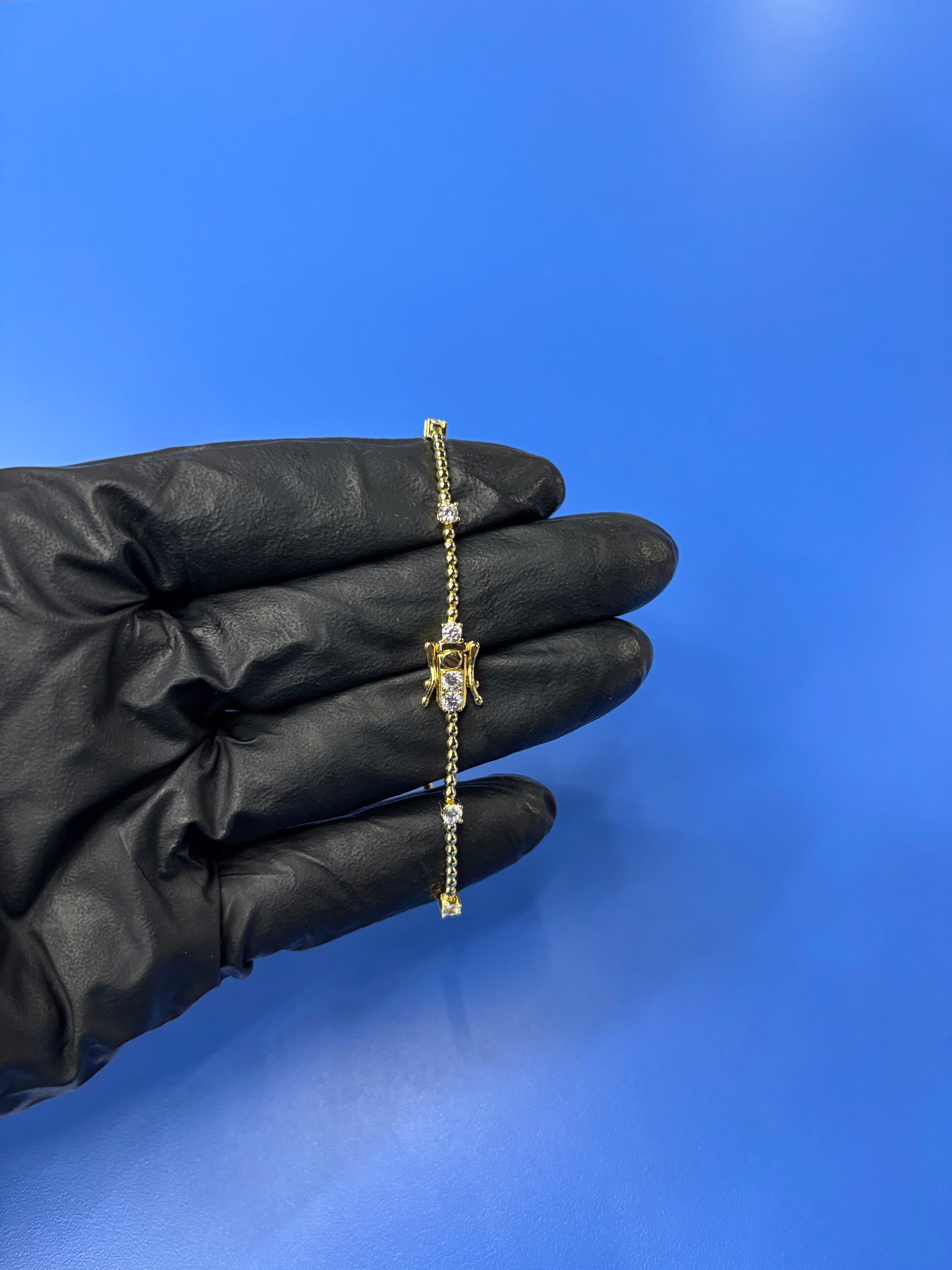 Brazalete Round Beaded con piedras