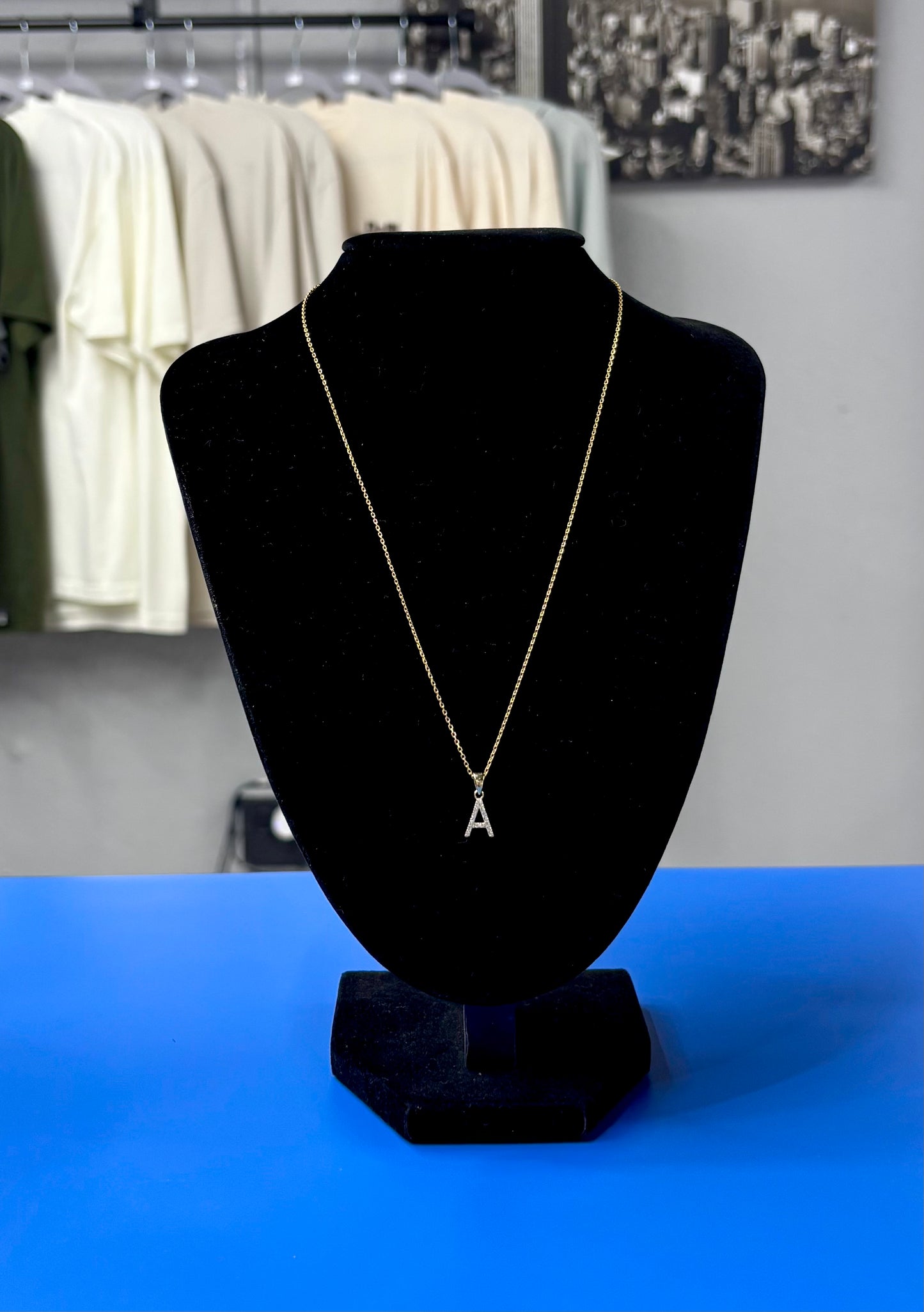 Cadena con inicial A