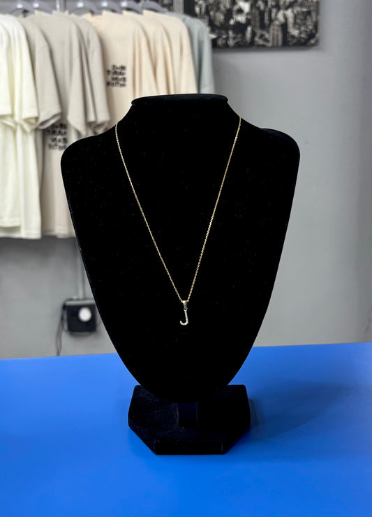 Cadena con Inicial J