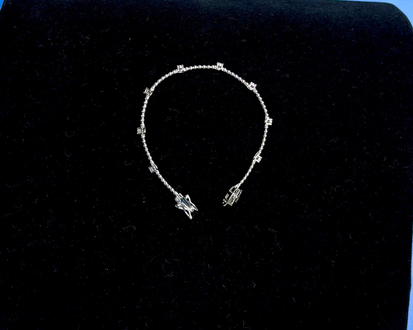 Pulsera Silver Round Beaded 7”