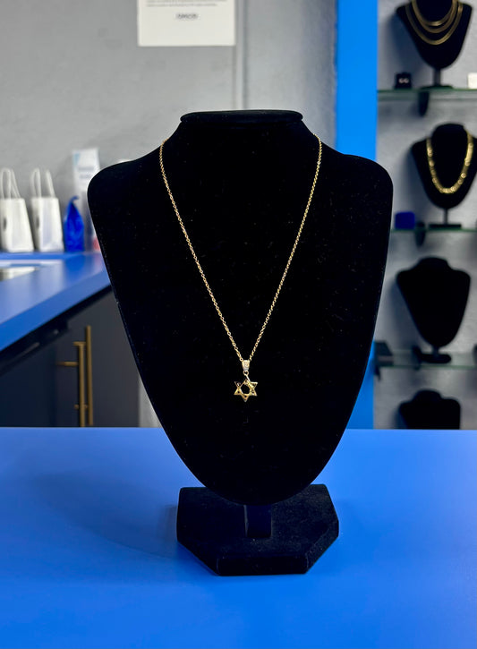 Cadena con pendant de Estrella