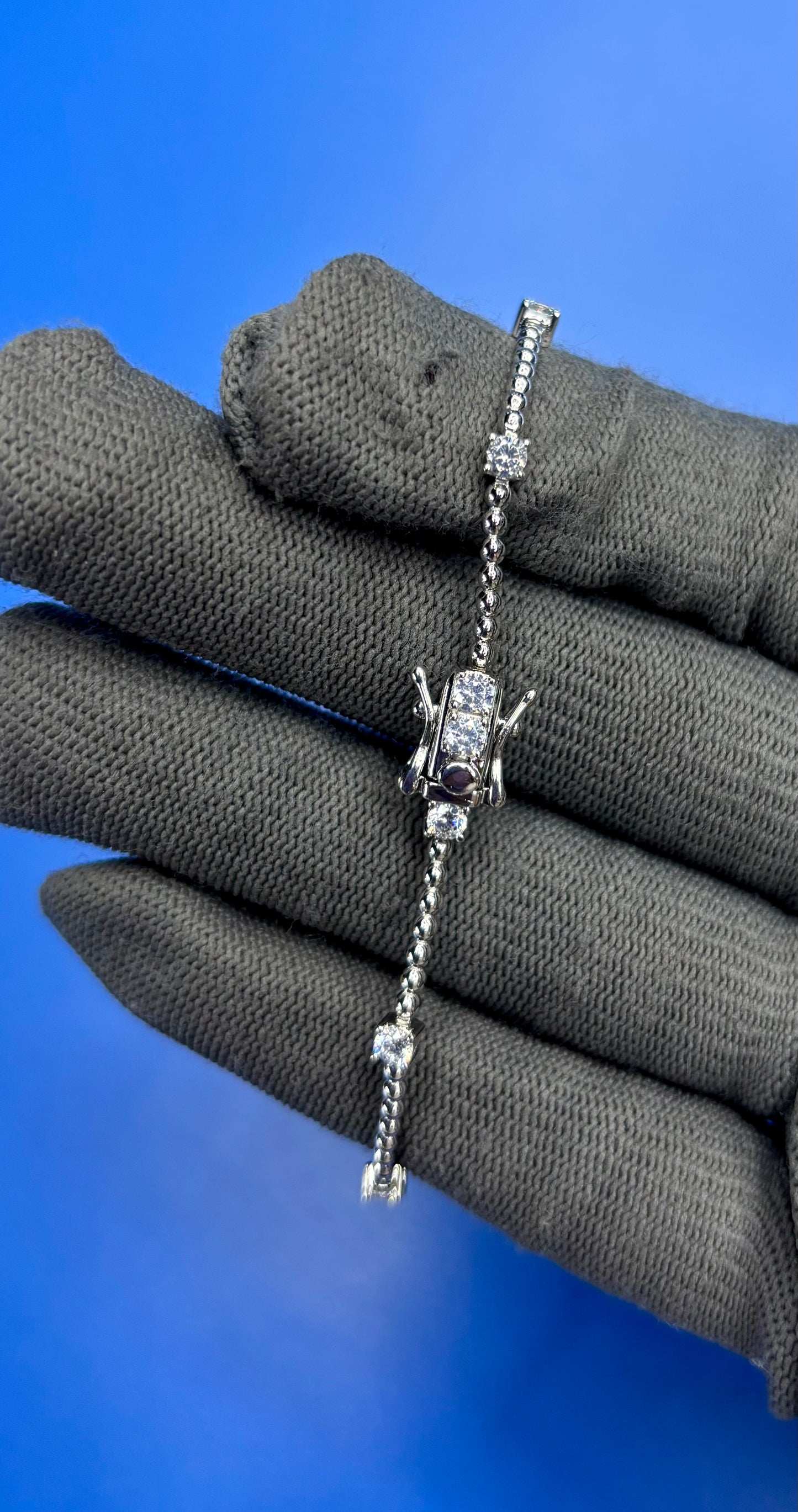 Pulsera Silver Round Beaded 7”